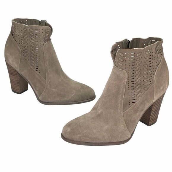 NWOB Vince Camuto Fenyia Perforated Leather Womens Bootie Size 8.5M - Picture 8 of 10